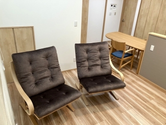 新発田市のM様邸へワイド片肘アームソファ、180幅オーク材TVボードをお届けしました！