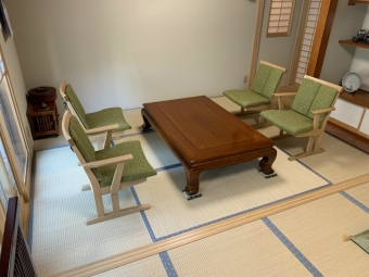 新潟市のY様邸へ120幅ウォールナット材サイドボード、オーク材リビングチェア、ダイニングソファをお届けしました！