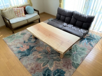 新潟市のK様邸へ151幅一枚板栃材フロアテーブルをお届けしました！