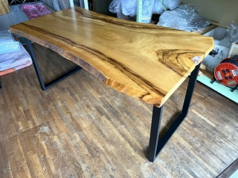 一枚板楠材フロアテーブルをダイニング用に加工しました!