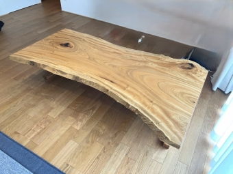 新潟市のY様邸へ200幅一枚板楠材フロアテーブルをお届けしました!